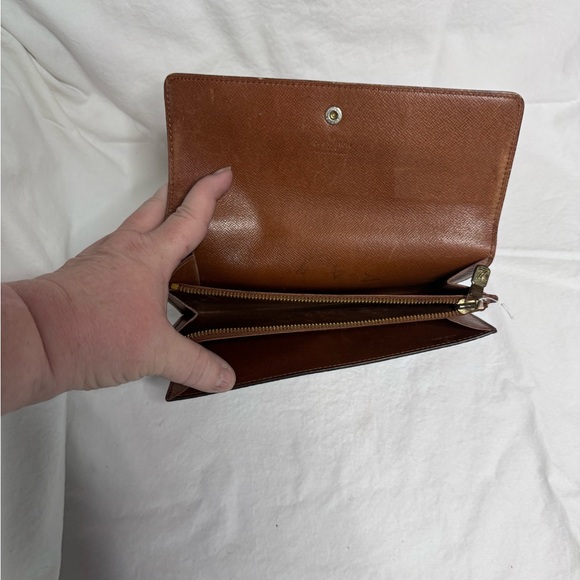 💯 Authentic Refurbished LV Long wallet - Picture 5 of 9